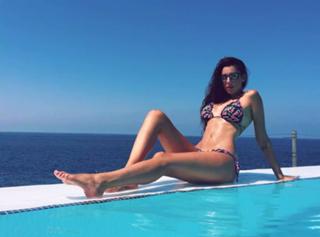 Valentina Vignali feet photo thumbnail