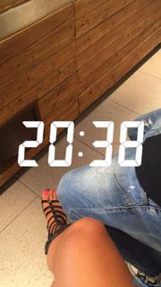 Valentina Vignali feet photo thumbnail