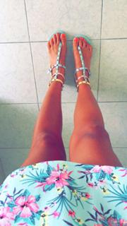 Valentina Vignali feet photo thumbnail