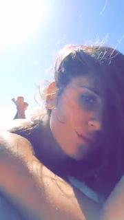 Valentina Vignali feet photo thumbnail