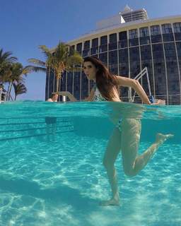 Valentina Vignali feet photo thumbnail