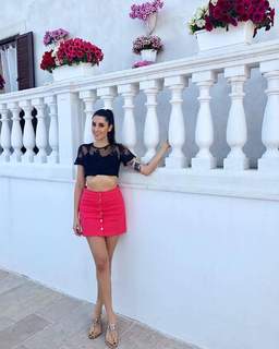Valentina Vignali feet photo thumbnail