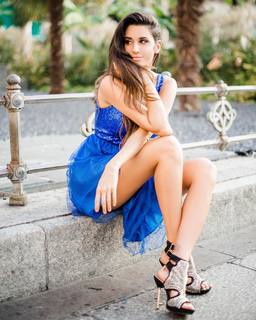 Valentina Vignali feet photo thumbnail