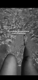 Valentina Vignali feet photo thumbnail