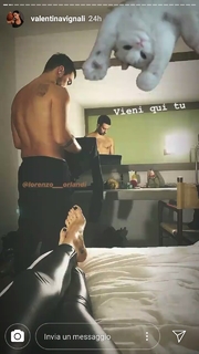 Valentina Vignali feet photo thumbnail