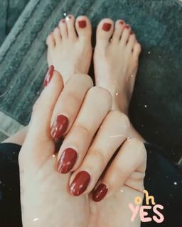 Valentina Vignali feet photo thumbnail