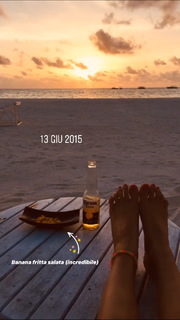 Valentina Vignali feet photo thumbnail
