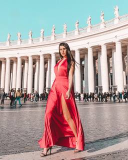 Valentina Vignali feet photo thumbnail