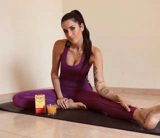 Valentina Vignali feet photo thumbnail