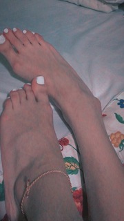 Valentina Vignali feet photo thumbnail