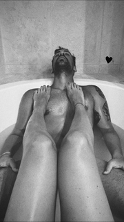 Valentina Vignali feet photo thumbnail