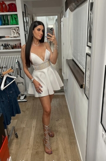 Valentina Vignali feet photo thumbnail