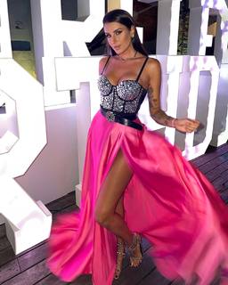 Valentina Vignali feet photo thumbnail