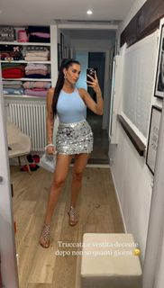 Valentina Vignali feet photo thumbnail