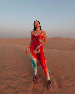 Valentina Vignali feet photo thumbnail