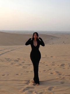 Valentina Vignali feet photo thumbnail