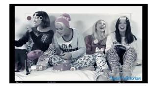 Valentina Zenere feet photo thumbnail