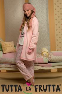 Valentina Zenere feet photo thumbnail