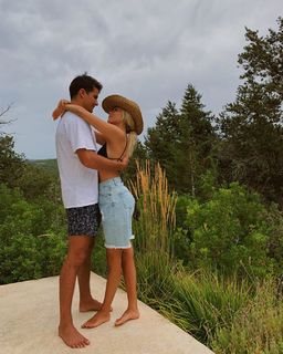 Valentina Zenere feet photo thumbnail