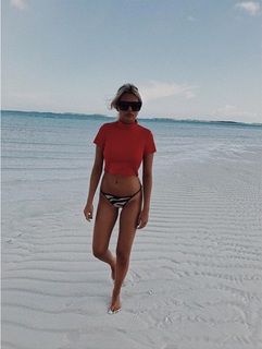 Valentina Zenere feet photo thumbnail