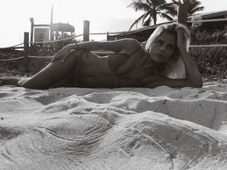 Valentina Zenere feet photo thumbnail