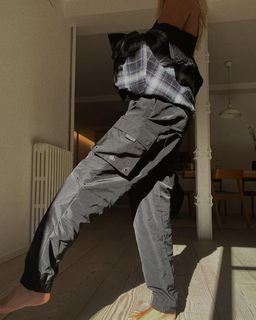 Valentina Zenere feet photo thumbnail