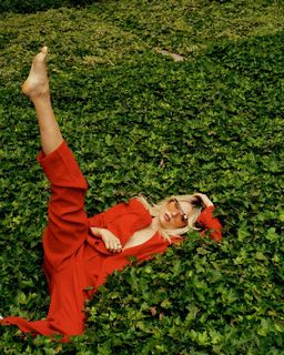 Valentina Zenere feet photo thumbnail