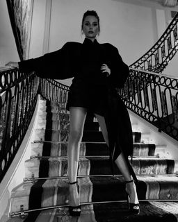 Valentina Zenere feet photo thumbnail