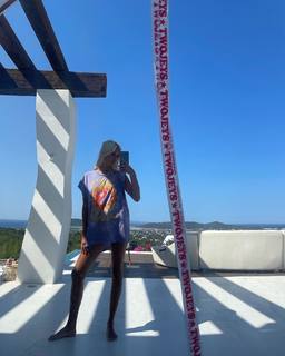 Valentina Zenere feet photo thumbnail