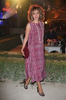 Valeria Golino feet photo thumbnail