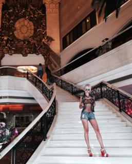 Valeria Lukyanova feet photo 17
