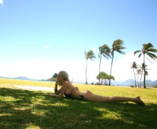 Valeria Lukyanova feet photo 2