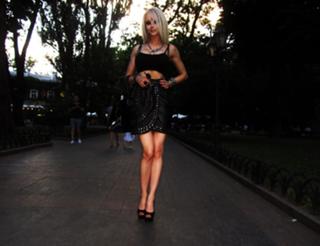Valeria Lukyanova feet photo 9