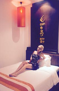 Valeria Lukyanova feet photo 3