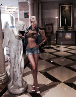 Valeria Lukyanova feet photo 14