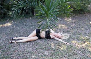 Valeria Lukyanova feet photo 7