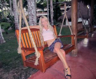 Valeria Lukyanova feet photo 17