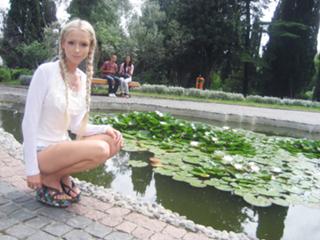 Valeria Lukyanova feet photo 7
