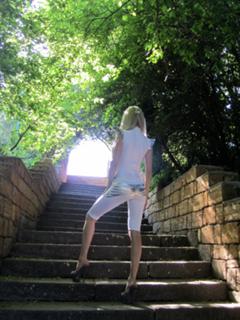 Valeria Lukyanova feet photo 19