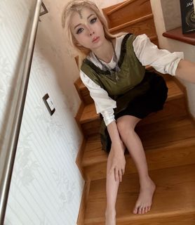 Valeria Lukyanova feet photo 1