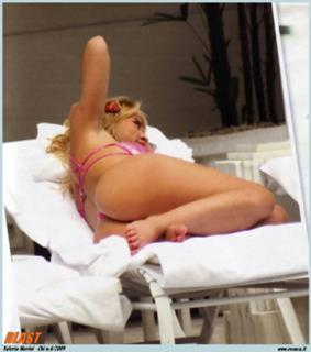 Valeria Marini feet photo thumbnail