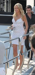 Valeria Marini feet photo thumbnail