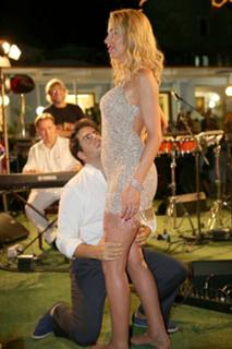 Valeria Marini feet photo thumbnail