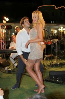 Valeria Marini feet photo thumbnail