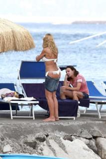 Valeria Marini feet photo thumbnail