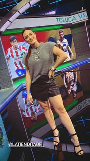 Valeria Marín feet photo 17