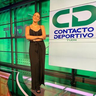 Valeria Marín feet photo 17