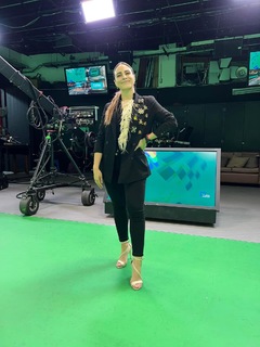 Valeria Marín feet photo 3