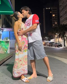 Valeria Marín feet photo 1