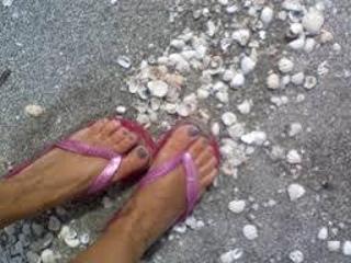 Valerie Bertinelli feet photo thumbnail